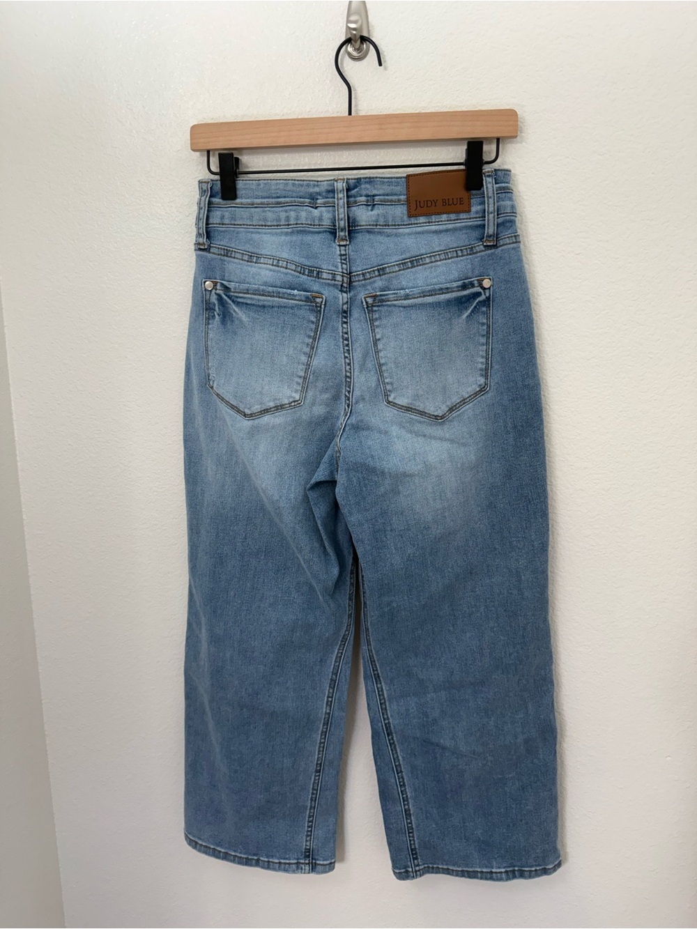 Judy Blue Cool Runnings Wide Leg Crop Jeans Size 5/27 - Picture 4 of 10